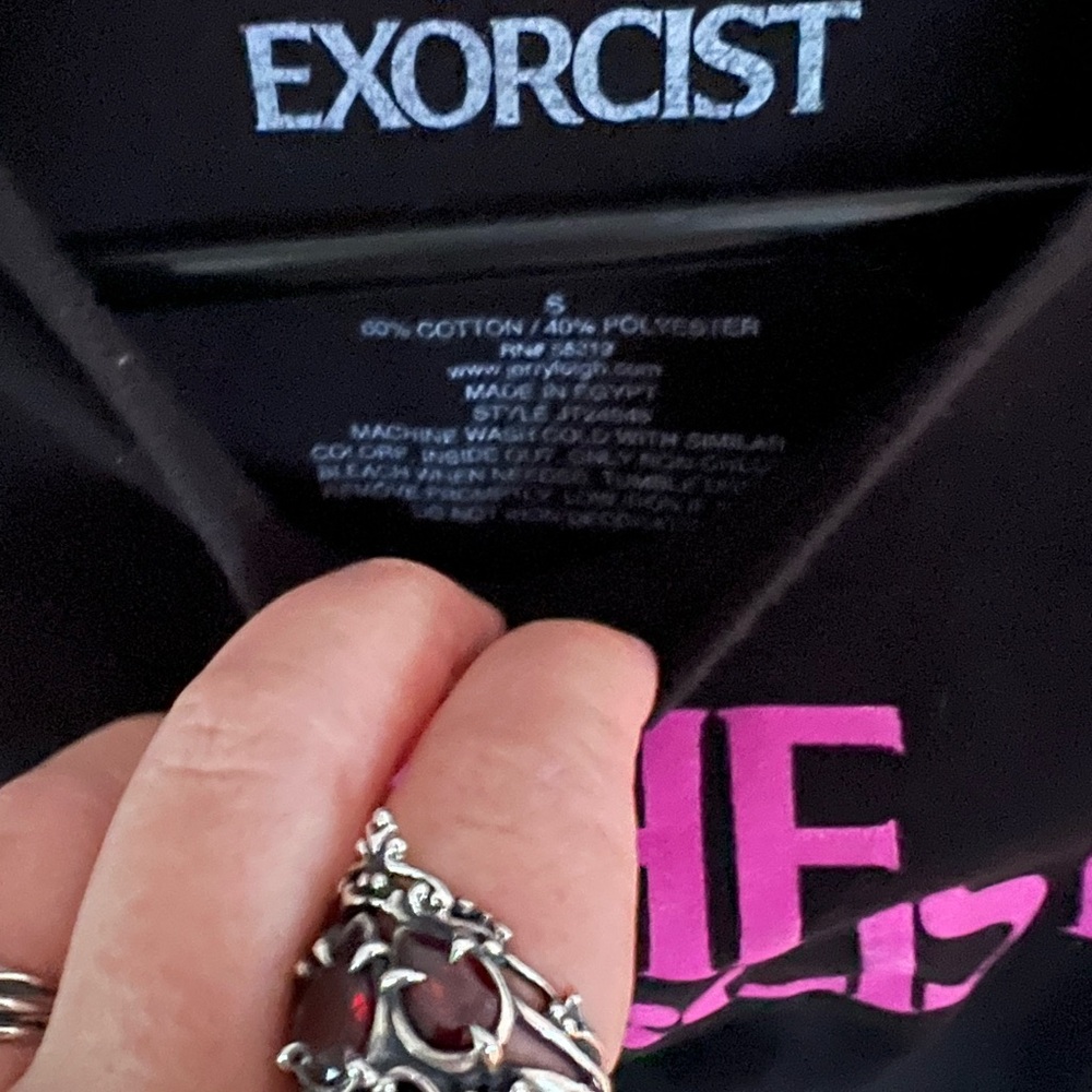The Exorcist Black Graphic cropped T-Shirt - Picture 3 of 6